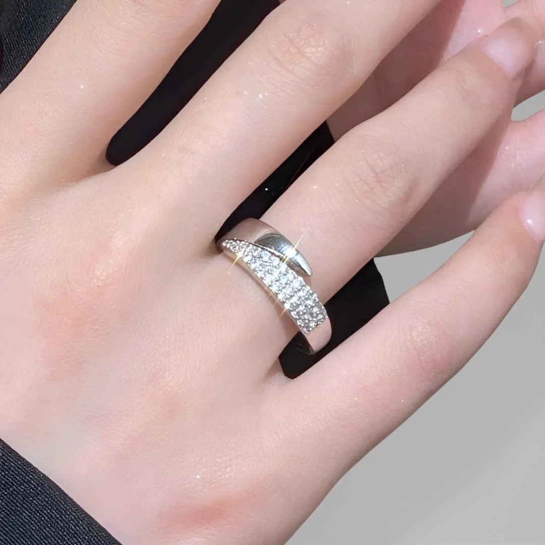MARIE – ELEGANT PAVÉ RING